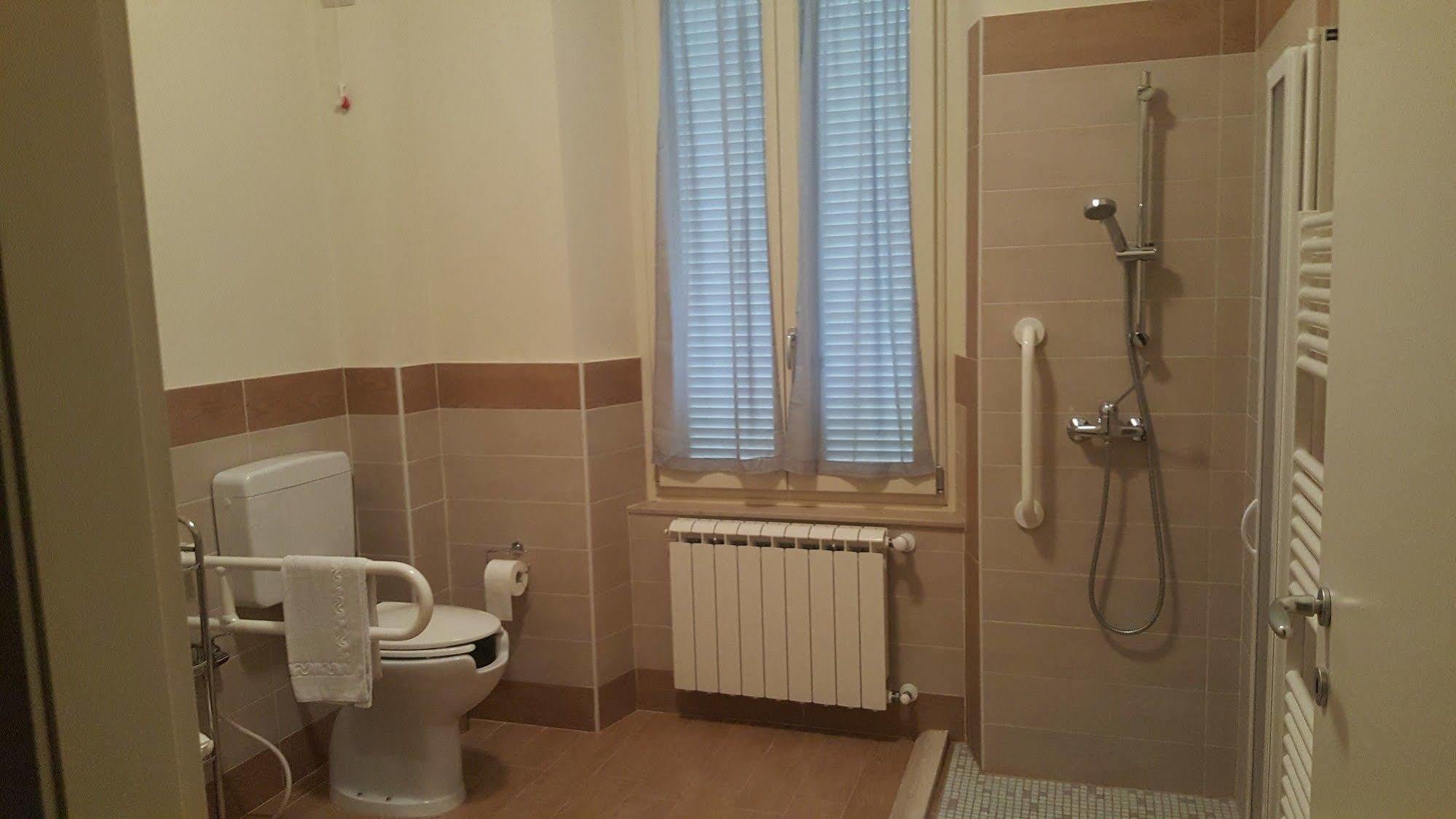 Zephiro Rta Aparthotel Montecatini Terme Bagian luar foto