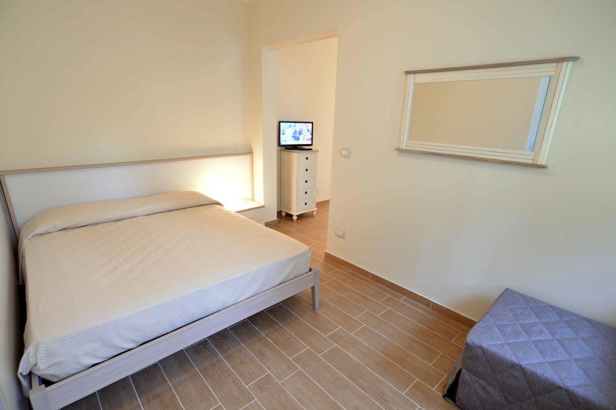Zephiro Rta Aparthotel Montecatini Terme Bagian luar foto